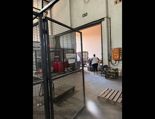 1,200M² WAREHOUSE TO LET IN LOWER BO-DORP